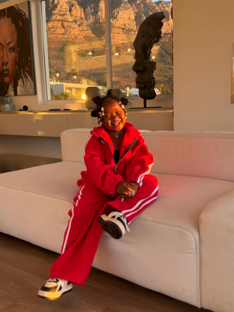 Beautiful red travel joggers set